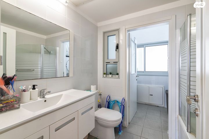 דירה, חזון אי"ש, רחובות הצעירה, רחובות