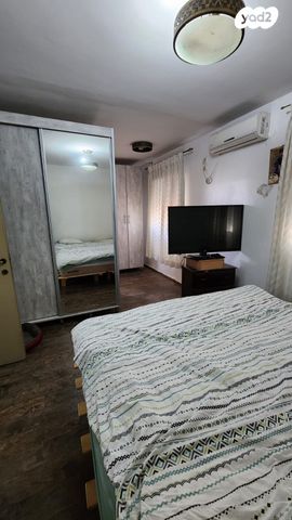 דו משפחתי, לויטס, חדרה