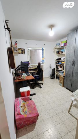 דו משפחתי, לויטס, חדרה