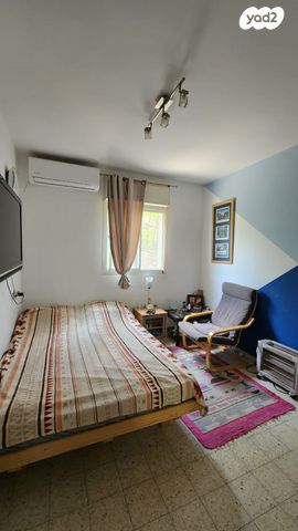 דו משפחתי, לויטס, חדרה