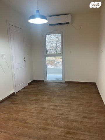 דירת גן, הנוריות, רמות יצחק, נשר