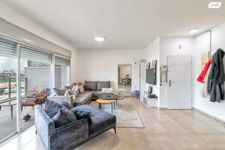 דירה, חזון אי"ש, רחובות הצעירה, רחובות