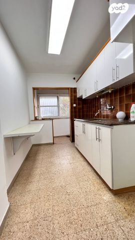 דירה, קרן היסוד 13, שכונה ותיקה - מרכז העיר, מעלות תרשיחא