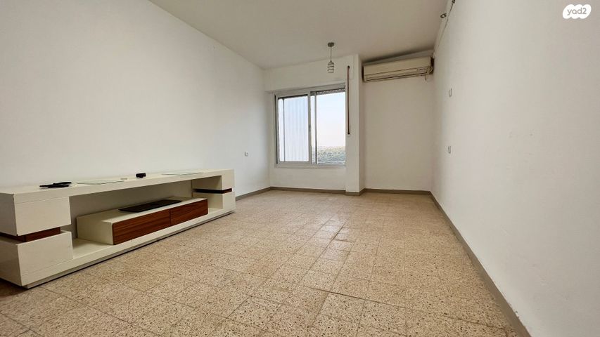 דירה, קרן היסוד 13, שכונה ותיקה - מרכז העיר, מעלות תרשיחא