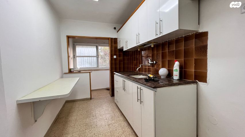 דירה, קרן היסוד 13, שכונה ותיקה - מרכז העיר, מעלות תרשיחא