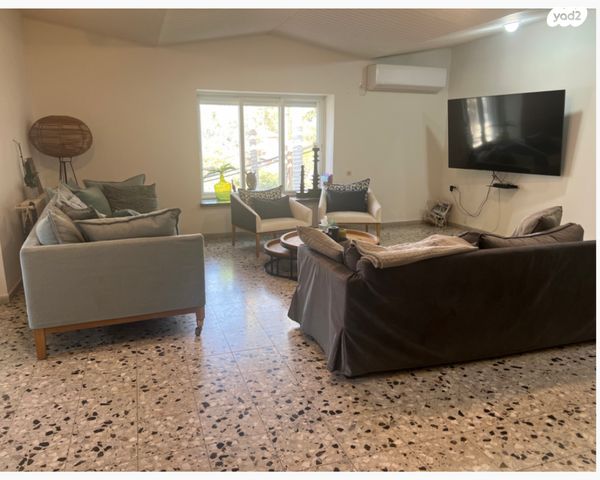 דו משפחתי, קרית יערים, רמת השרון