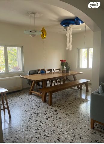 דו משפחתי, קרית יערים, רמת השרון