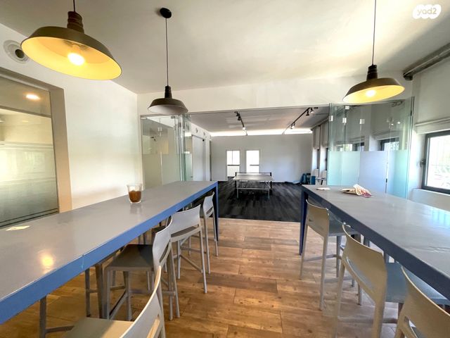 מונטיפיורי, הרכבת