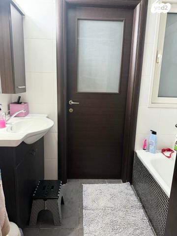 דירה, אלוף רחבעם זאבי, הדר המושבות החדשה / אם המושבות החדשה, פתח תקווה