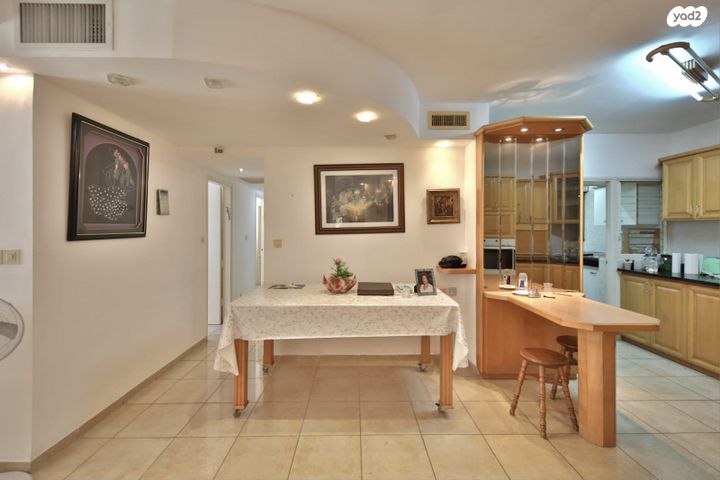 דירה, מנחם בגין, נווה גנים, קרית מוצקין