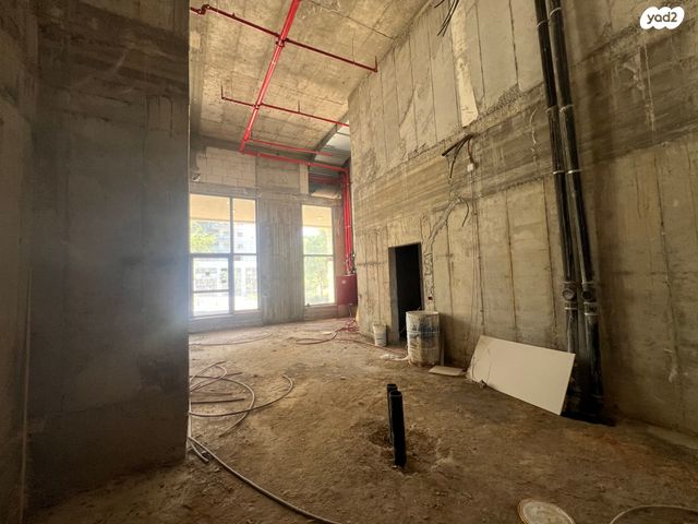 חנויות/ שטח מסחרי, דרך ארץ, חריש