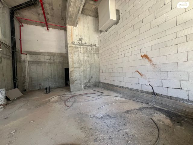 חנויות/ שטח מסחרי, דרך ארץ, חריש