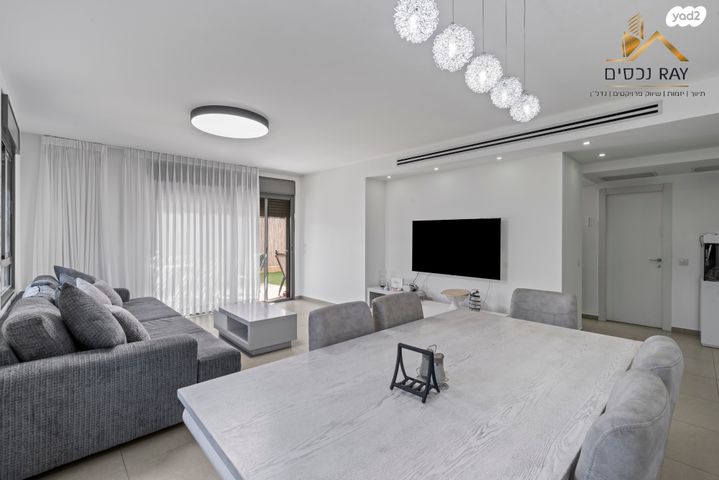 דופלקס, שדרות הרצל, נאות שמיר, יבנה