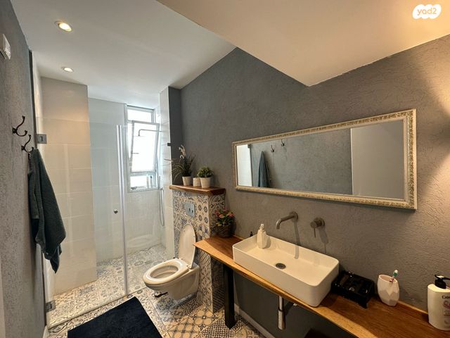 דירה, הנדיב, הרצליה