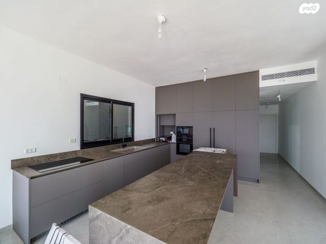 גג/ פנטהאוז, העלייה, עיר, מרכז העיר, נהריה