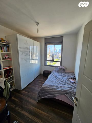 גג/ פנטהאוז, אלוף הניצחון, עליות, רמת גן