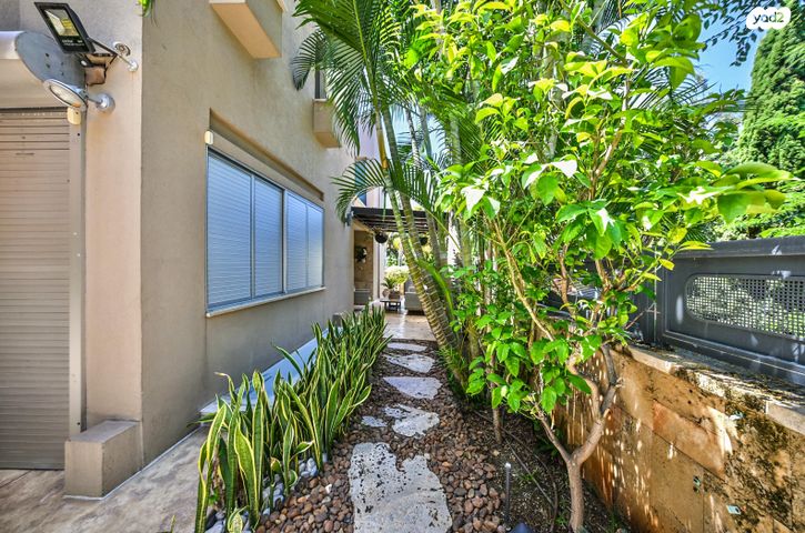 דו משפחתי, החרמון, רמז, מערב ותיק, ראשון לציון