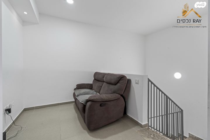 דירת גן, שדרות הרצל, נאות שמיר, יבנה