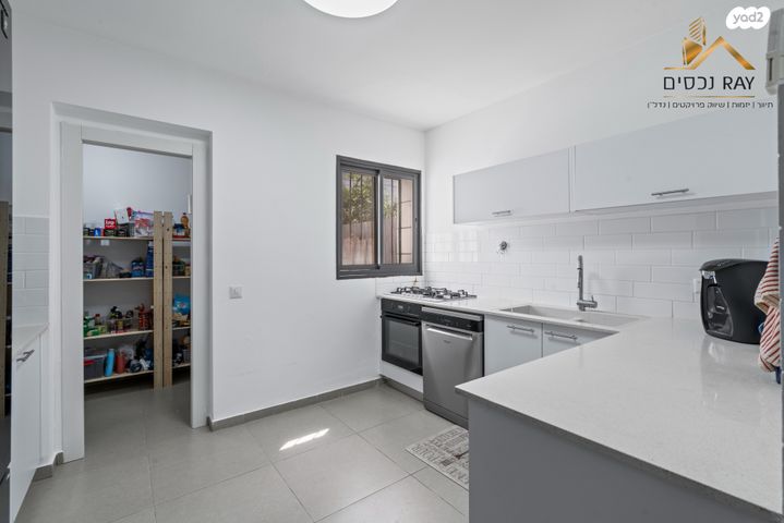 דירת גן, שדרות הרצל, נאות שמיר, יבנה