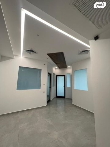 משרדים, יצחק נבון, עפולה