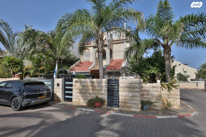 חרובים 