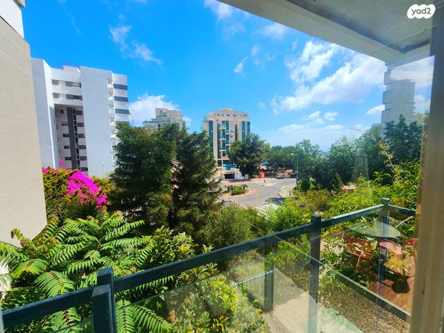 דירת גן, מנדל זינגר 14, סביוני הכרמל, חיפה