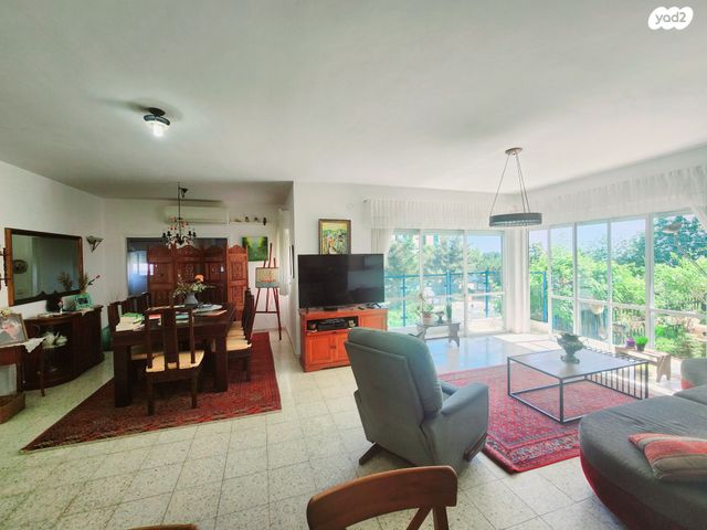 דירת גן, מנדל זינגר 14, סביוני הכרמל, חיפה