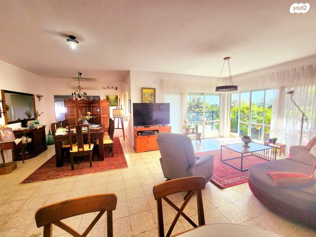 דירת גן, מנדל זינגר 14, סביוני הכרמל, חיפה