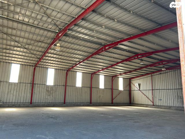 מחסנים, שדה עוזיהו, שדה עוזיהו