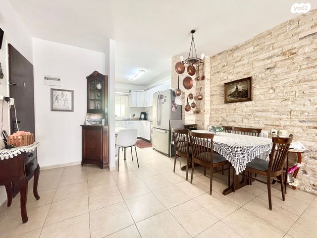 גג/ פנטהאוז, דן פגיס, פסגת זאב, ירושלים