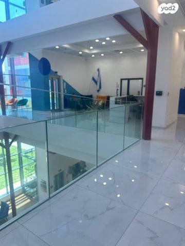 משרדים, אלון התבור 20, שאר העיר, קיסריה