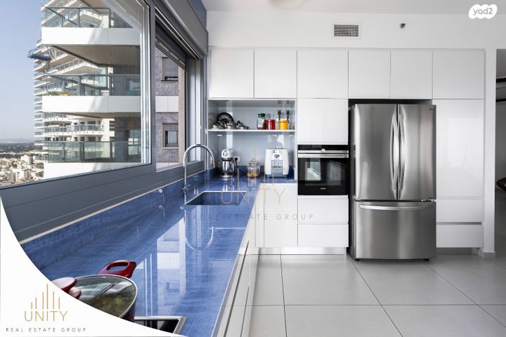 דירה, אמנון ליפקין שחק, נוף הטיילת, נתניה