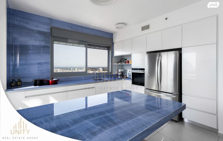 דירה, אמנון ליפקין שחק, נוף הטיילת, נתניה