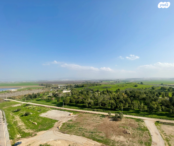 גג/ פנטהאוז, אהוד מנור, נאות אפק, אפקה, קרית ביאליק