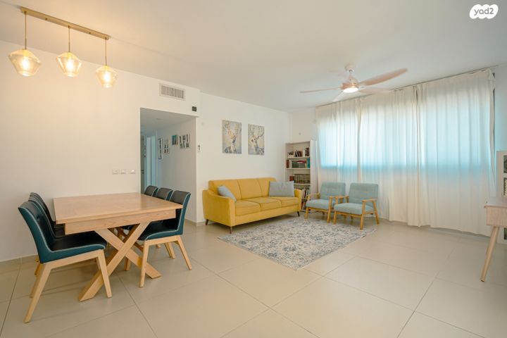 גג/ פנטהאוז, נרקיס 34, הפרחים, חריש