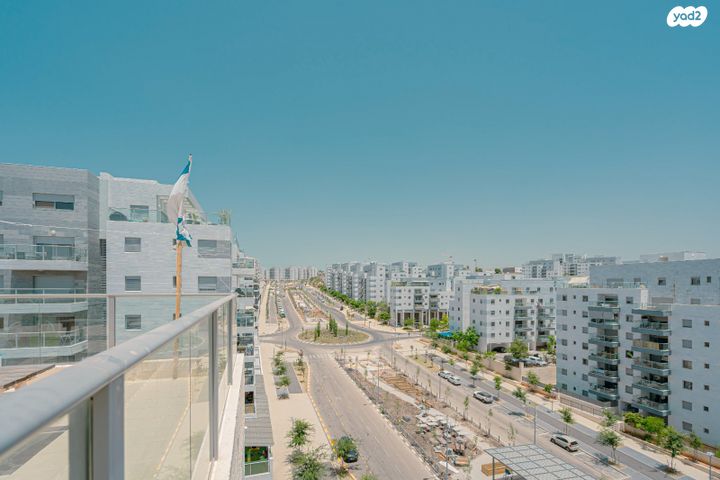 גג/ פנטהאוז, נרקיס 34, הפרחים, חריש