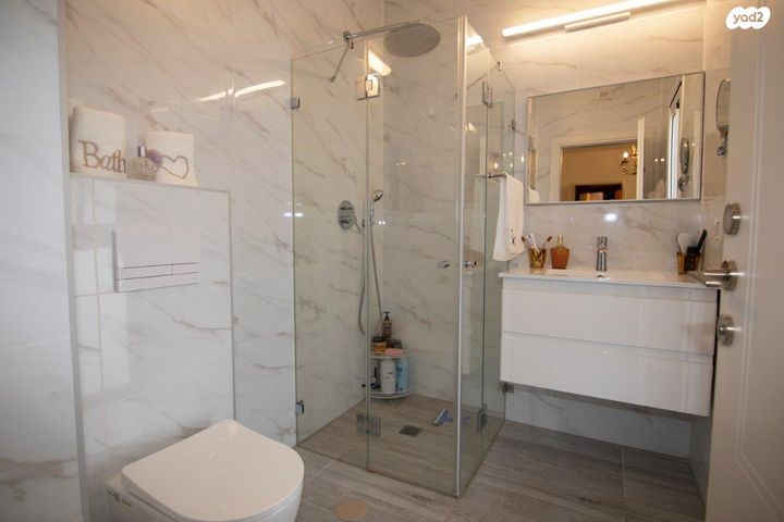 גג/ פנטהאוז, החותרים, טירת כרמל