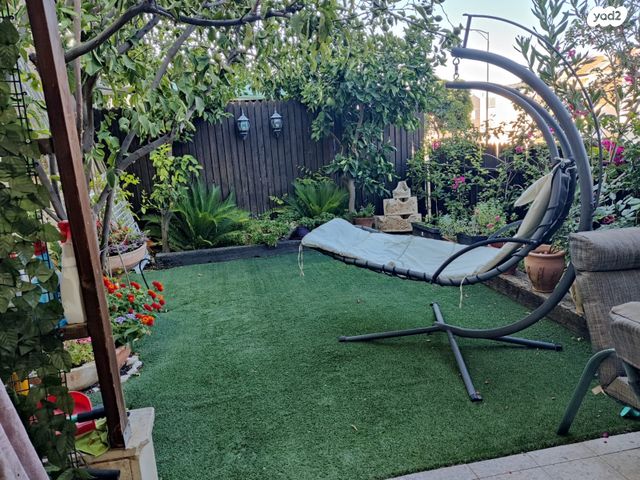 דירת גן, פרי מגדים, מגדים, מעלה אדומים