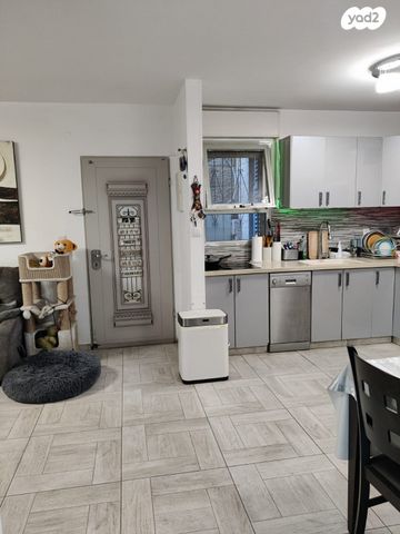 דירת גן, פרי מגדים, מגדים, מעלה אדומים