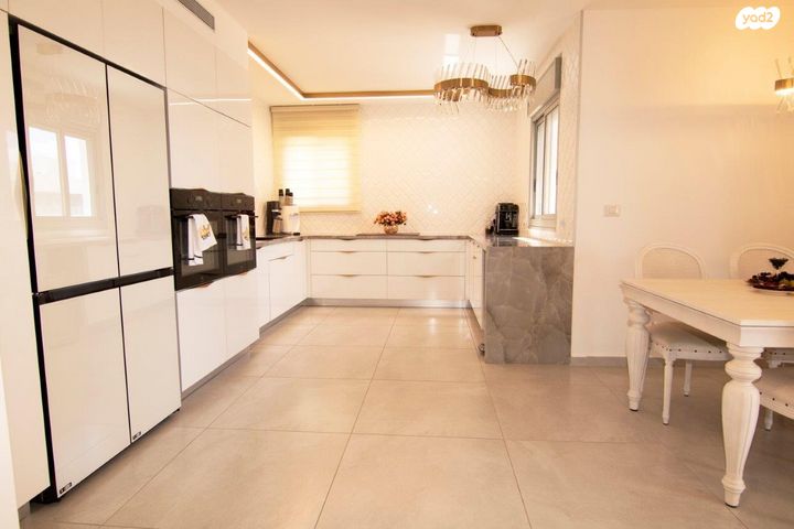 גג/ פנטהאוז, החותרים, טירת כרמל