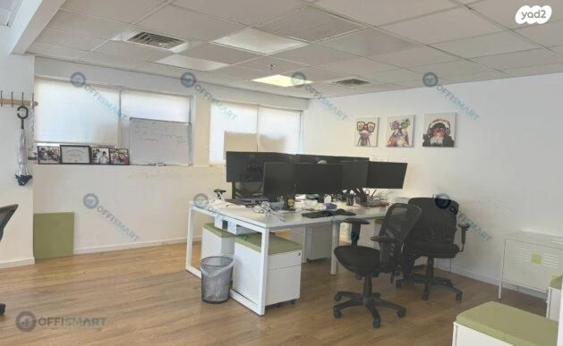 משרדים, יגאל אלון, ביצרון ורמת ישראל, תל אביב יפו