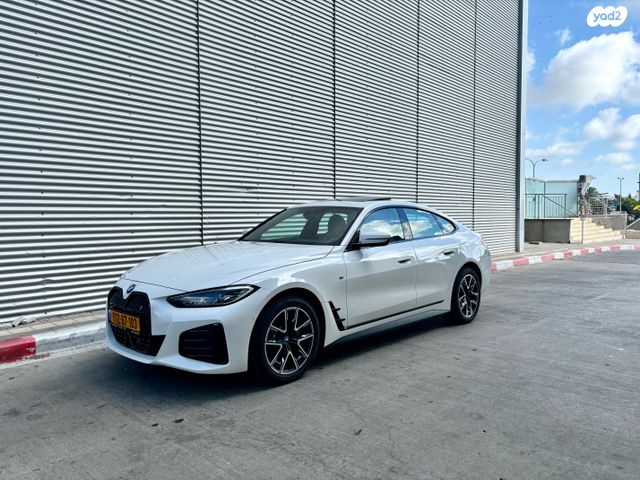 מודעת רכב ב מ וו סדרה 4