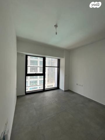 דירה, ליאונרדו דה וינצ'י 14, גני שרונה, קרית הממשלה, תל אביב יפו