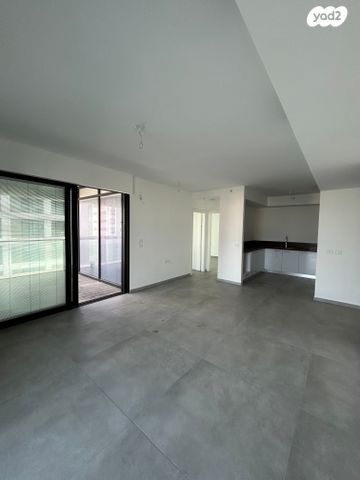 דירה, ליאונרדו דה וינצ'י 14, גני שרונה, קרית הממשלה, תל אביב יפו