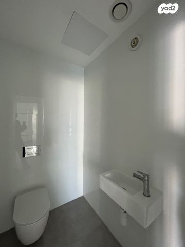 דירה, ליאונרדו דה וינצ'י 14, גני שרונה, קרית הממשלה, תל אביב יפו