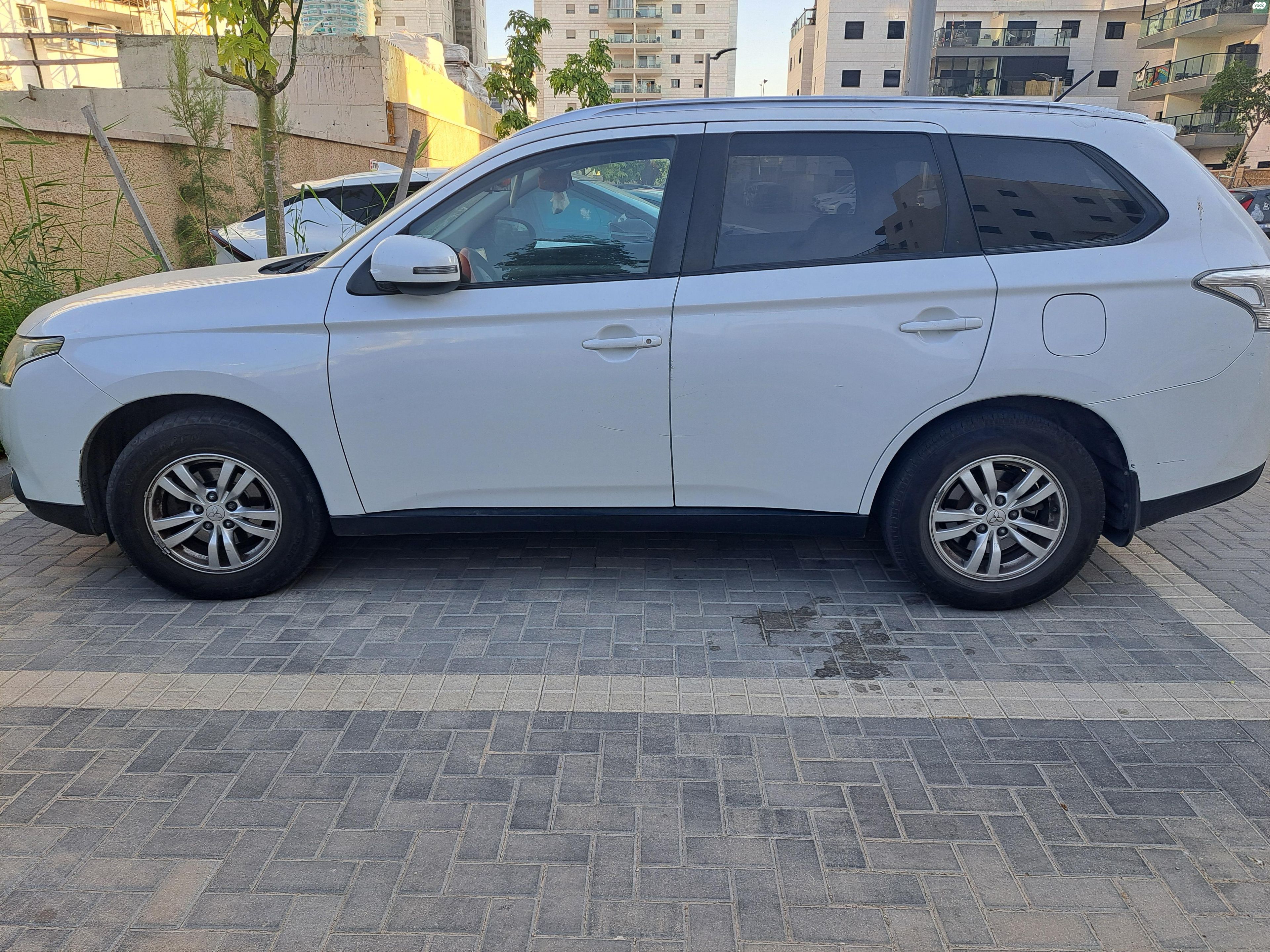 מודעת רכב מיצובישי אאוטלנדר