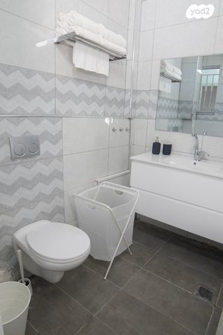 דירה, שדרות בן מיימון, רחביה, ירושלים