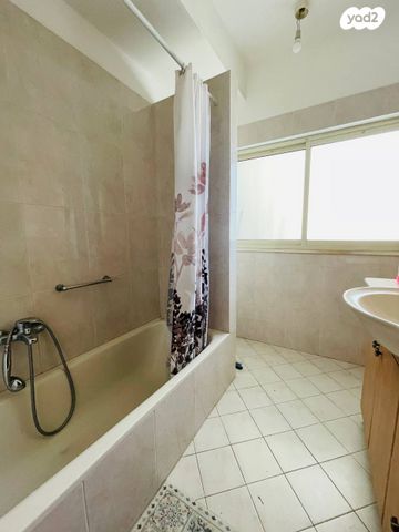 דירה, גולדה מאיר, קרית אילון, חולון