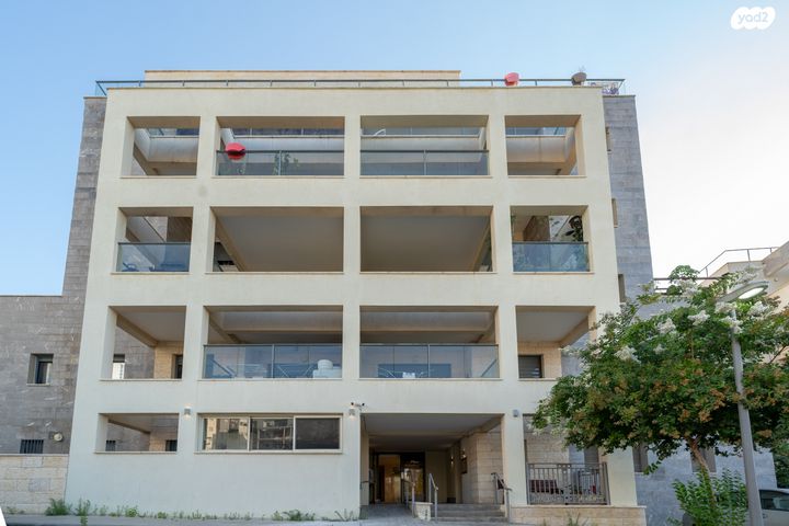 דירה, טופז, אבני חן, חריש