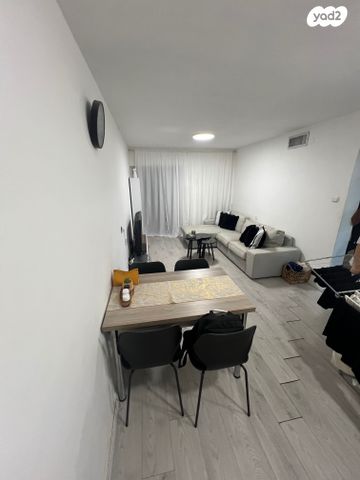 דירה, הנשיא, גבעת שמואל